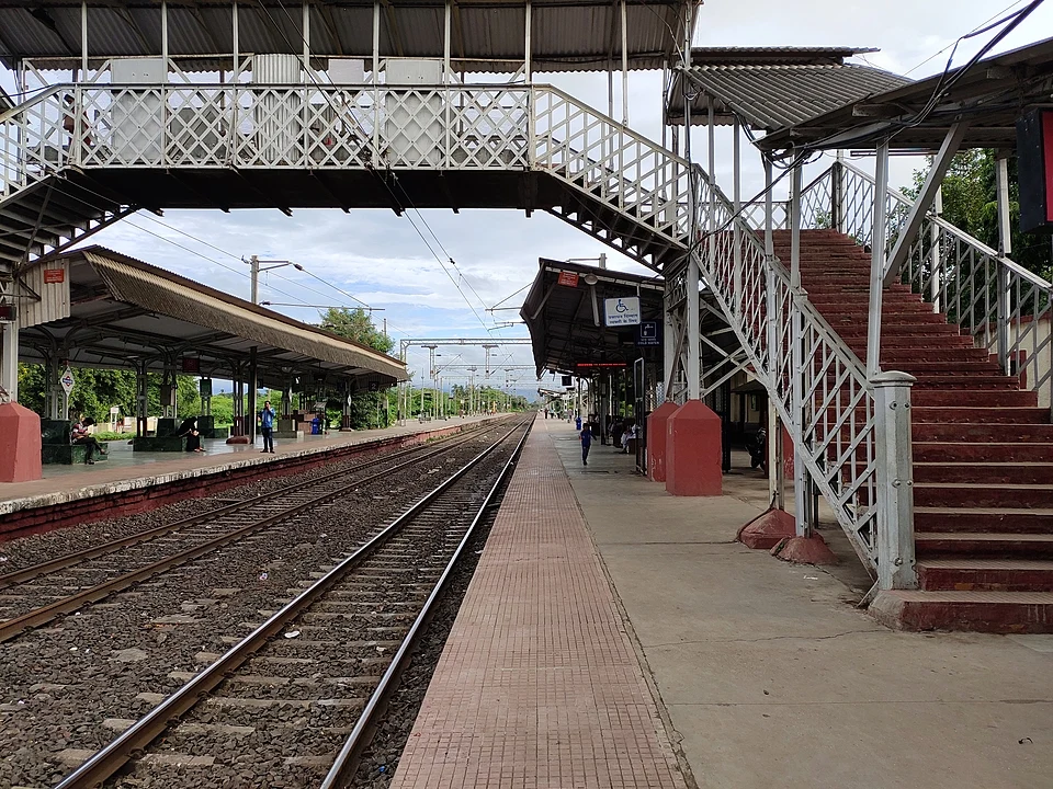 Mumbai To Deolali Cab Service