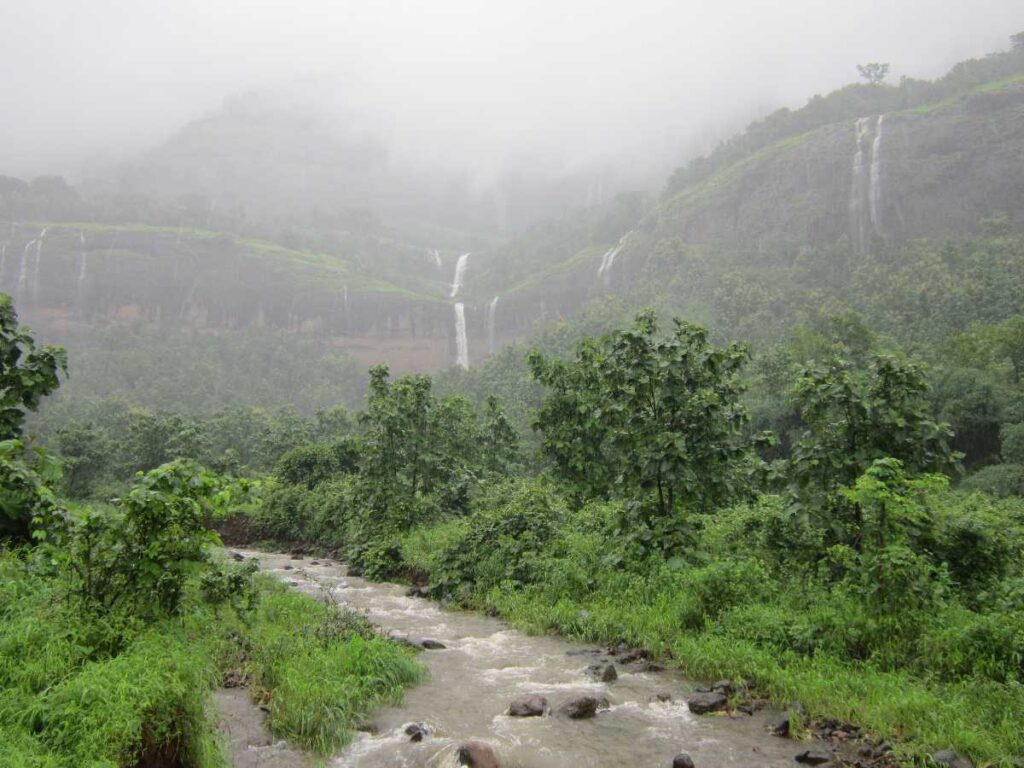 Mumbai To Karjat Cab Service