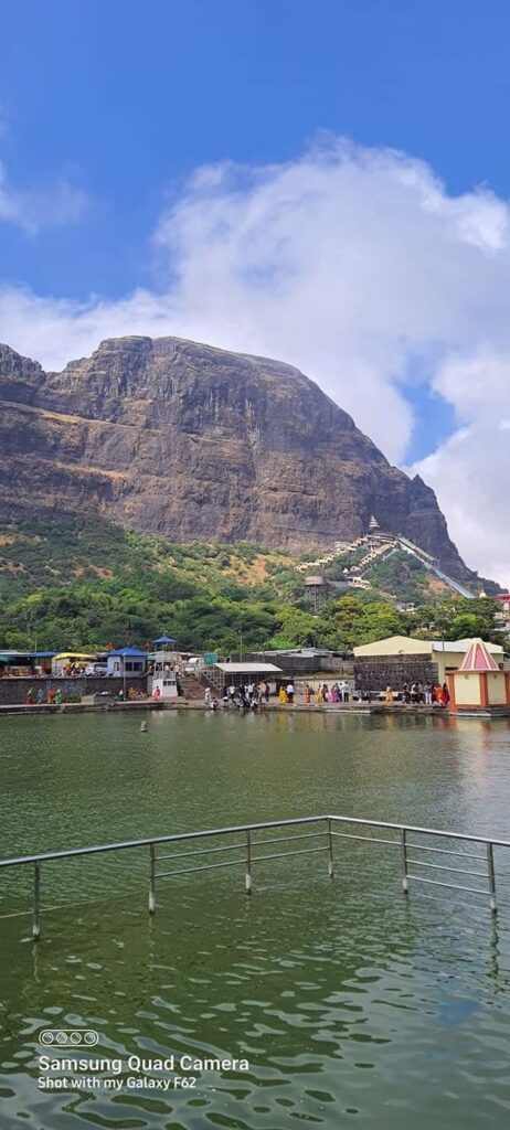 Mumbai To Saptashrungi Vani Cab Service