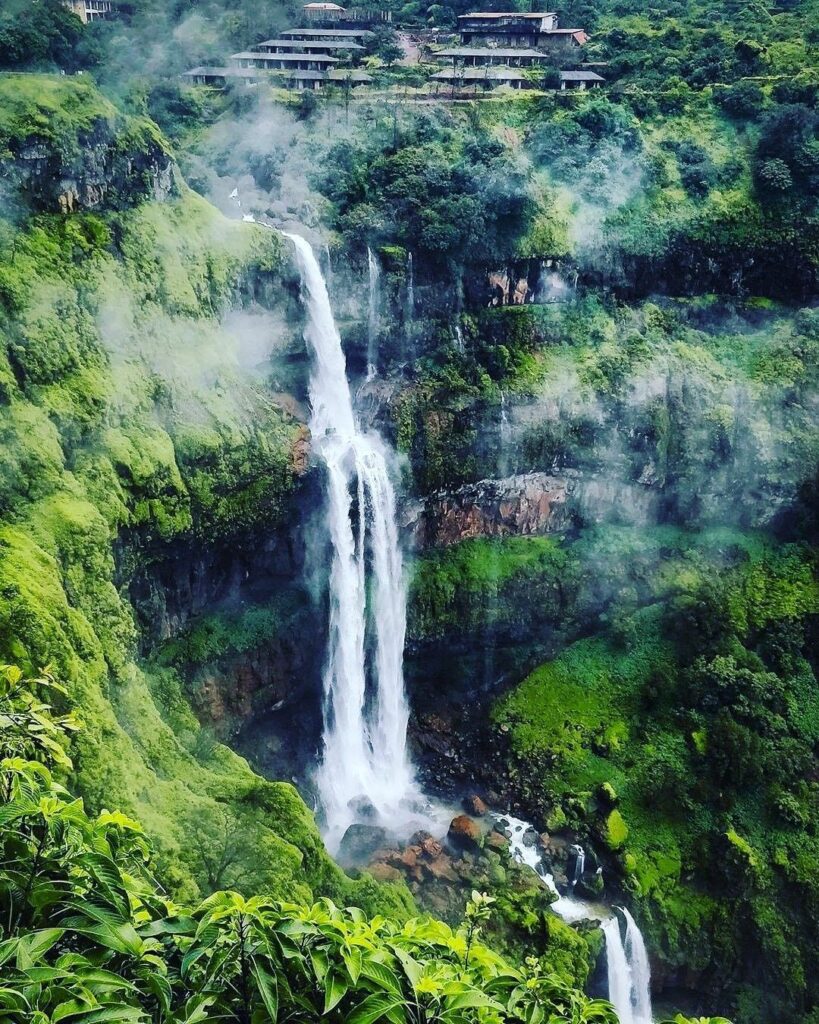 Lingmala Waterfall Mahabaleshwar Maharashtra scenic waterfall surrounded by lush green hills